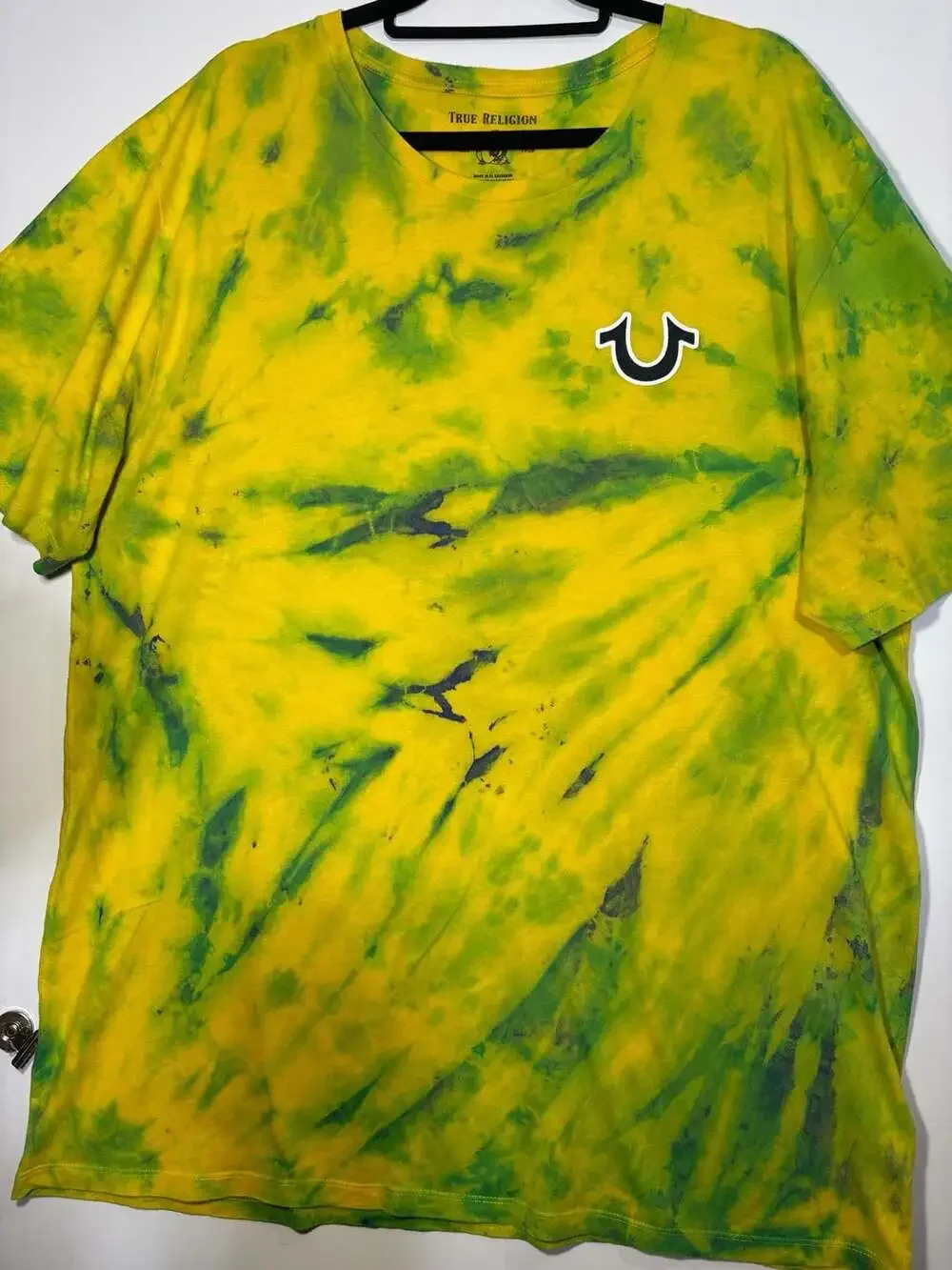 True Religion Men's Yellow and Green Tie-Dye Buddha Logo Graphic T-Shirt XXL